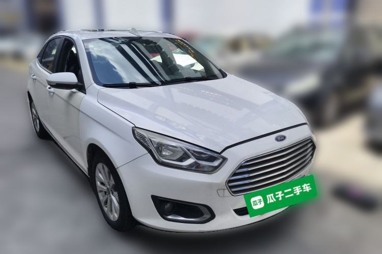 Used Ford Escort 2015 1.5L Automatic Fashion Model Front Right 45 Deg