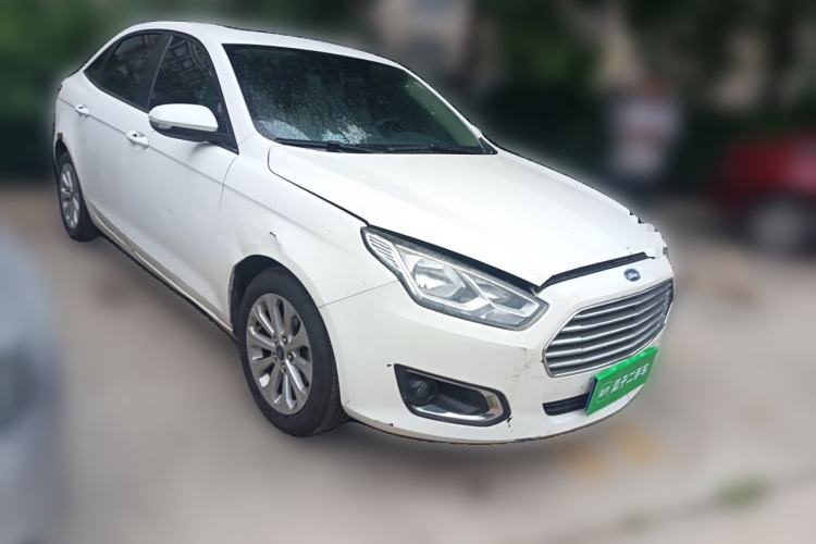 Used Ford Escort 2015 1.5L Automatic Fashion Model Front Right 45 Deg