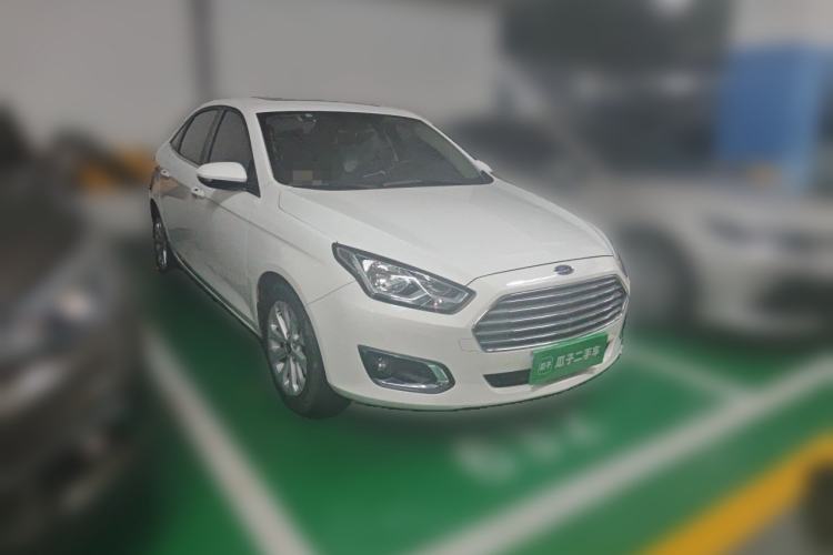 Used Ford Escort 2015 1.5L Automatic Fashion Model Front Right 45 Deg