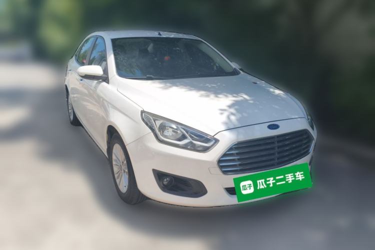 Used Ford Escort 2015 1.5L Automatic Comfort Edition Front Right 45 Deg