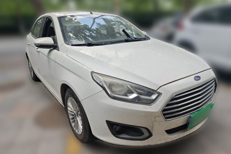 Used Ford Escort 2015 1.5L Automatic Comfort Edition Front Right 45 Deg