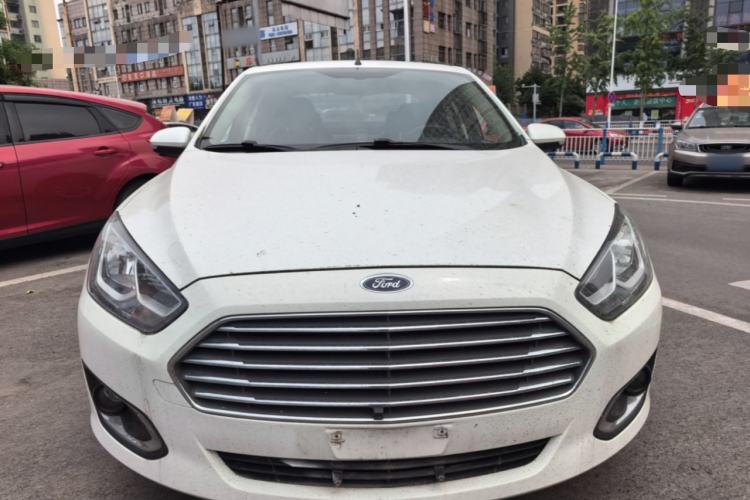 Used Ford Escort 2015 1.5L Manual Fashion Edition Front