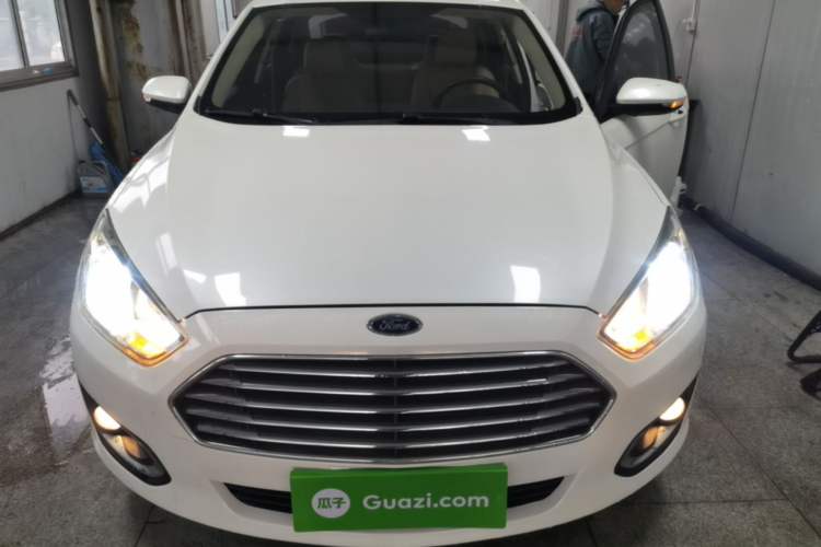 Used Ford Escort 2015 1.5L Automatic Comfort Edition Front