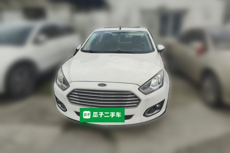 Used Ford Escort 2015 1.5L Manual Fashion Edition Front