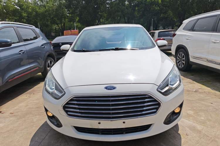 Used Ford Escort 2015 1.5L Manual Comfort Model Front