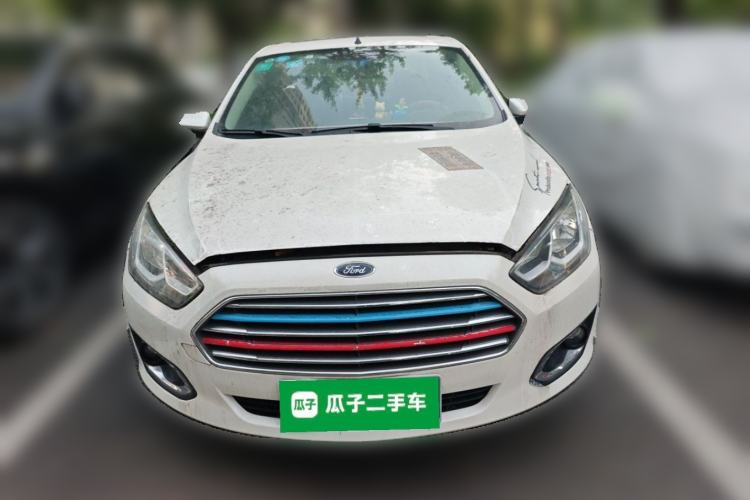 Used Ford Escort 2015 1.5L Manual Fashion Edition Front
