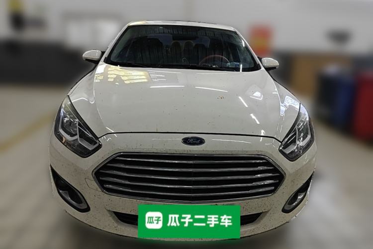 Used Ford Escort 2015 1.5L Manual Fashion Edition Front