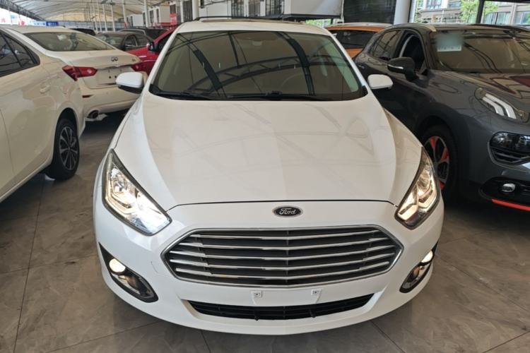 Used Ford Escort 2015 1.5L Automatic Fashion Model Front