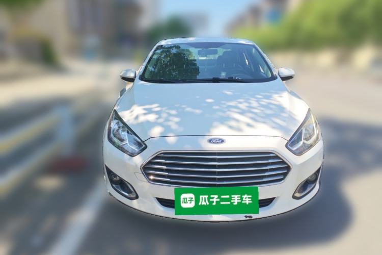 Used Ford Escort 2015 1.5L Manual Fashion Edition Front