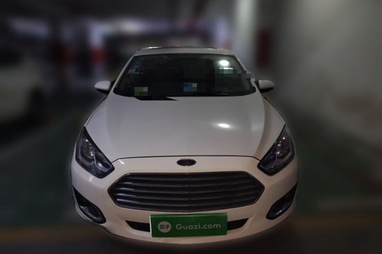 Used Ford Escort 2015 1.5L Manual Fashion Edition Front