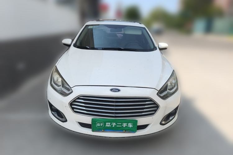 Used Ford Escort 2015 1.5L Manual Fashion Edition Front