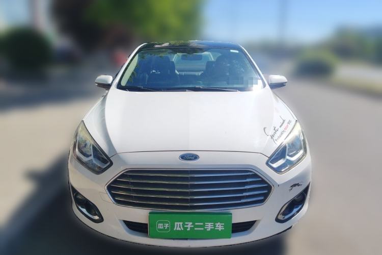 Used Ford Escort 2015 1.5L Manual Fashion Edition Front