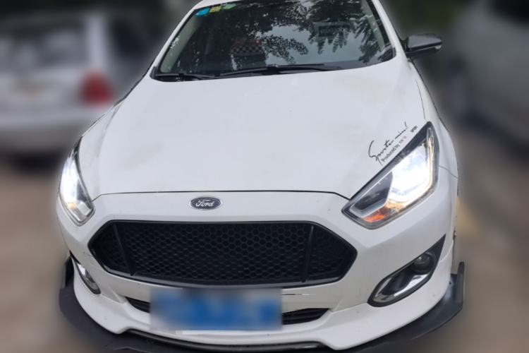 Used Ford Escort 2015 1.5L Manual Fashion Edition Front