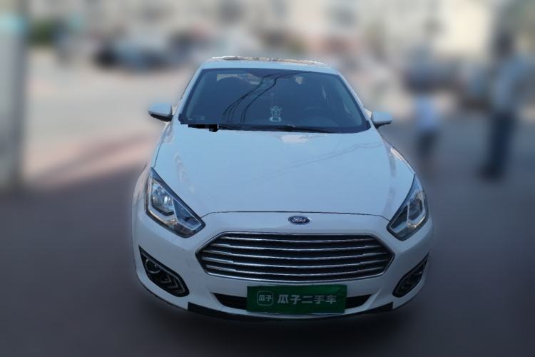 Used Ford Escort 2015 1.5L Manual Fashion Edition Front
