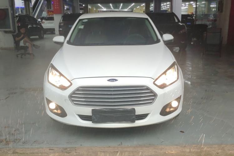Used Ford Escort 2015 1.5L Automatic Comfort Edition Front