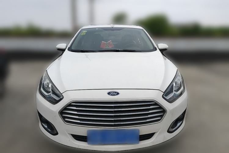 Used Ford Escort 2015 1.5L Manual Fashion Edition Front