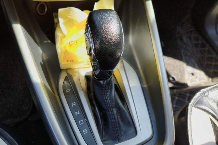 Used Ford Escort 2015 1.5L Automatic Comfort Edition Gear Lever