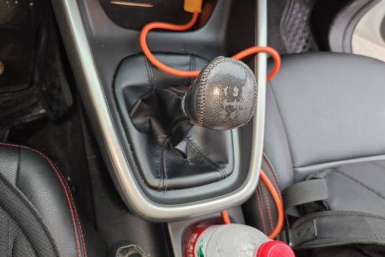 Used Ford Escort 2015 1.5L Manual Comfort Model Gear Lever