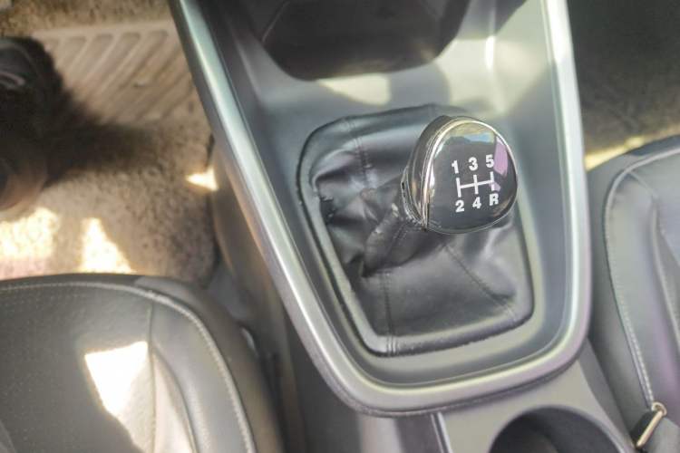 Used Ford Escort 2015 1.5L Manual Fashion Edition Gear Lever