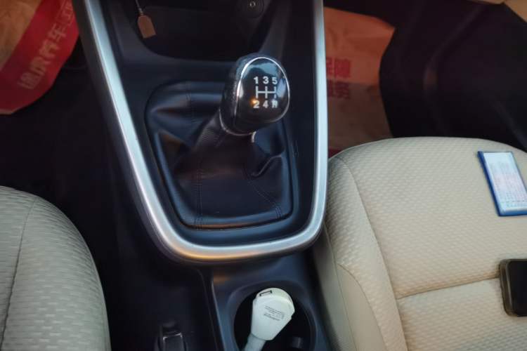 Used Ford Escort 2015 1.5L Manual Comfort Model Gear Lever