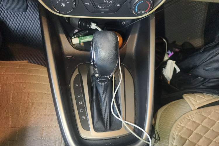 Used Ford Escort 2015 1.5L Automatic Comfort Edition Gear Lever