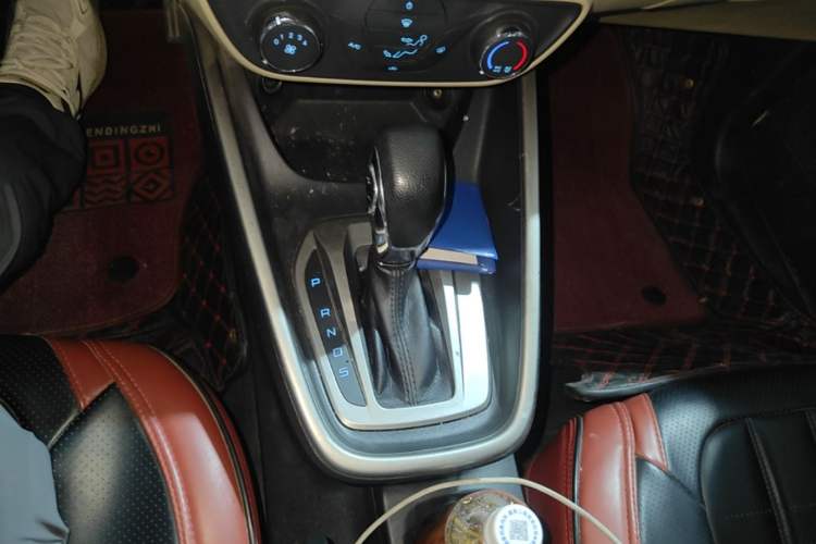 Used Ford Escort 2015 1.5L Automatic Comfort Edition Gear Lever