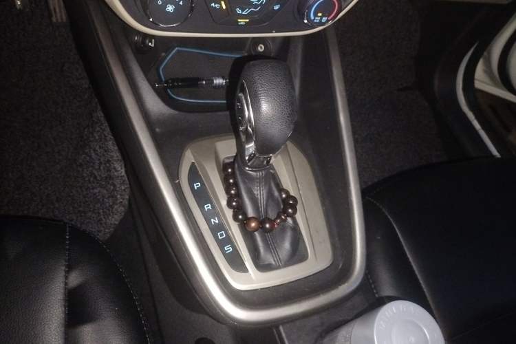 Used Ford Escort 2015 1.5L Automatic Comfort Edition Gear Lever