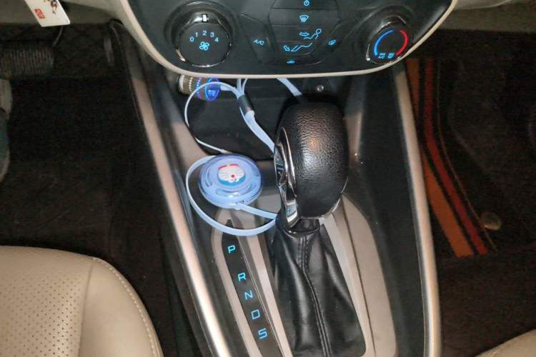 Used Ford Escort 2015 1.5L Automatic Comfort Edition Gear Lever