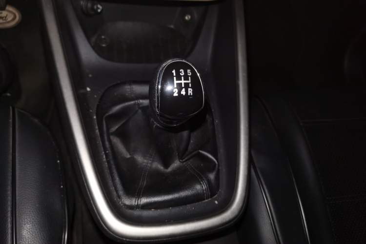 Used Ford Escort 2015 1.5L Manual Comfort Model Gear Lever