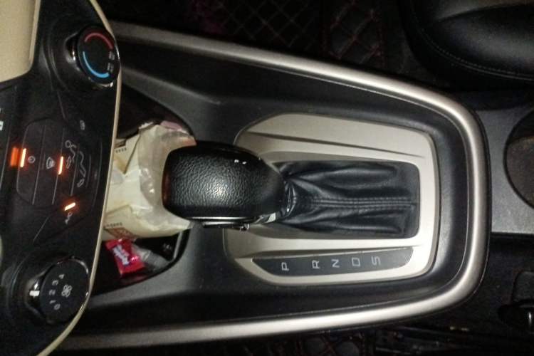 Used Ford Escort 2015 1.5L Automatic Comfort Edition Gear Lever