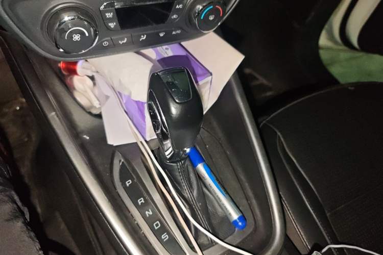 Used Ford Escort 2015 1.5L Automatic Fashion Model Gear Lever