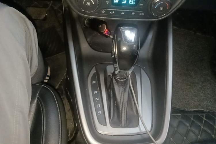 Used Ford Escort 2015 1.5L Automatic Fashion Model Gear Lever
