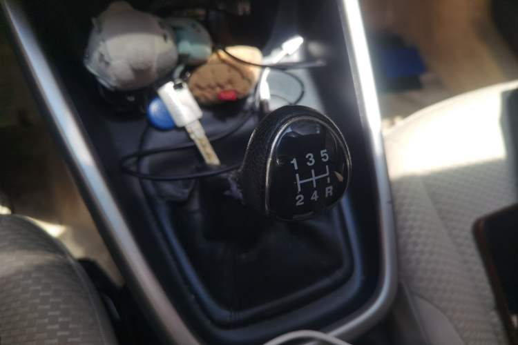Used Ford Escort 2015 1.5L Manual Comfort Model Gear Lever