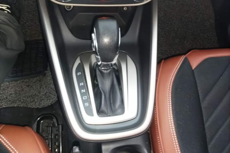 Used Ford Escort 2015 1.5L Automatic Comfort Edition Gear Lever