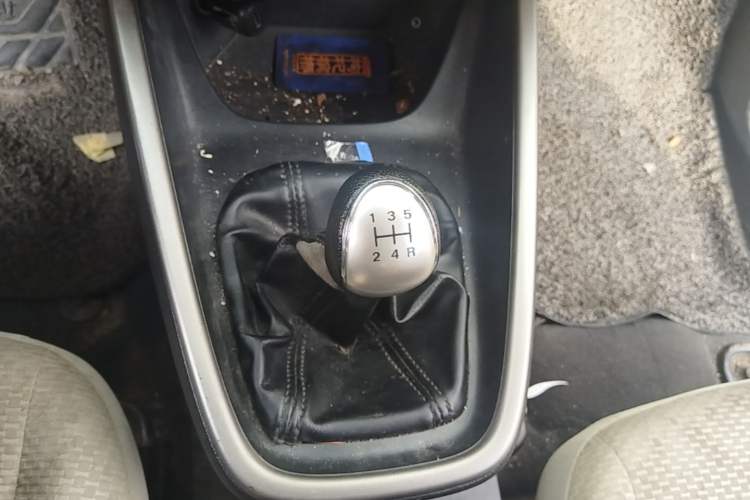 Used Ford Escort 2015 1.5L Manual Comfort Model Gear Lever