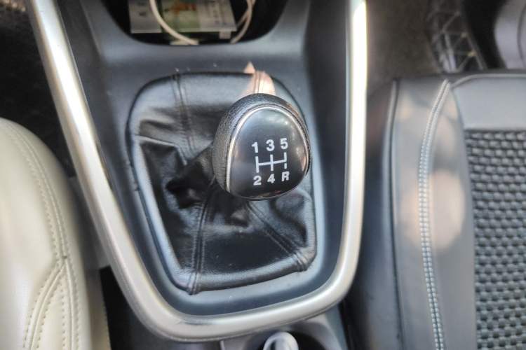 Used Ford Escort 2015 1.5L Manual Comfort Model Gear Lever