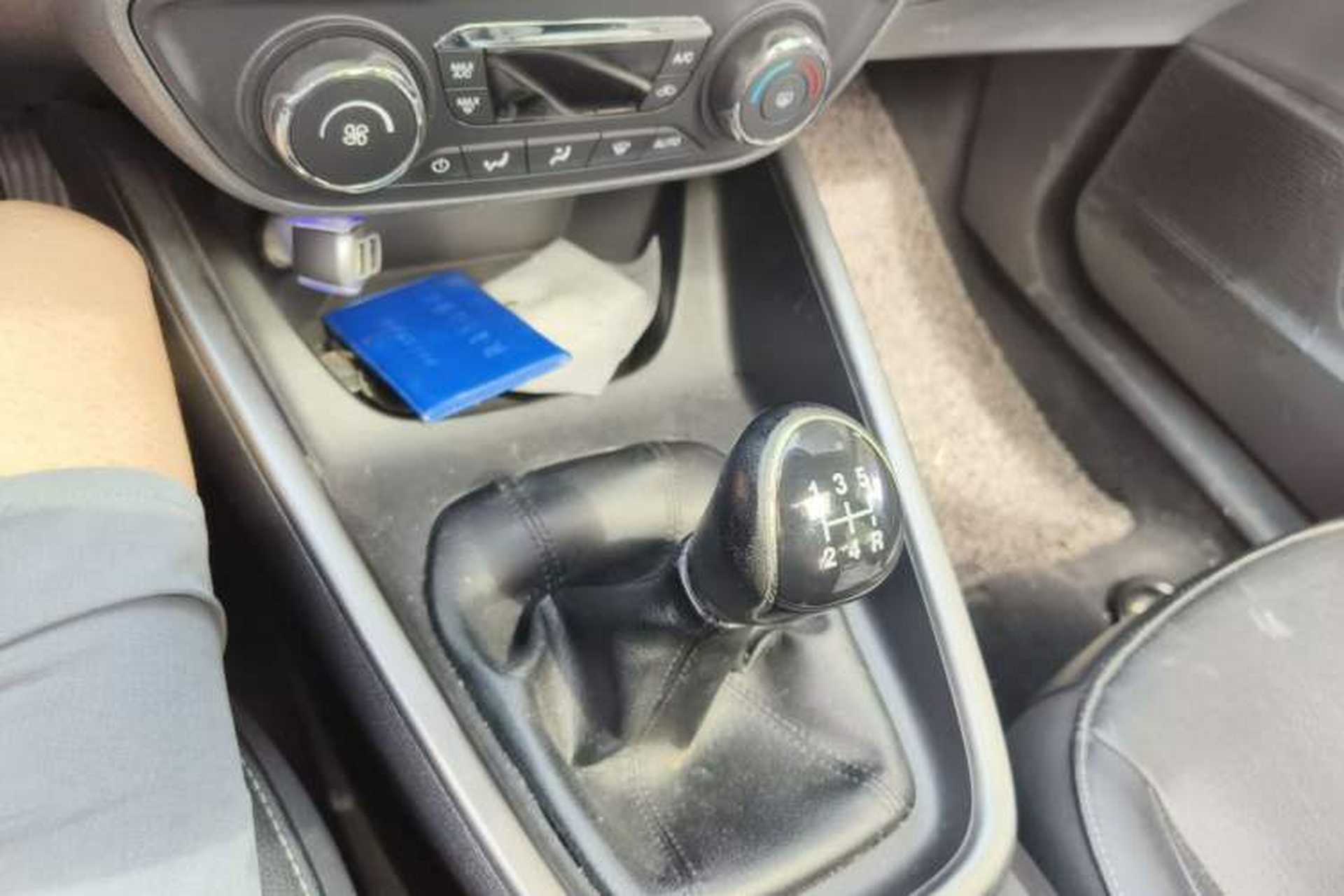Used Ford Escort 2015 1.5L Manual Fashion Edition Gear Lever