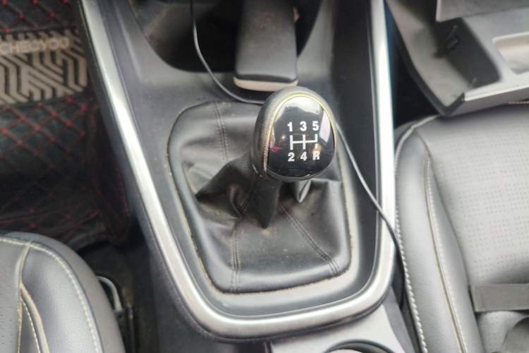 Used Ford Escort 2015 1.5L Manual Fashion Edition Gear Lever