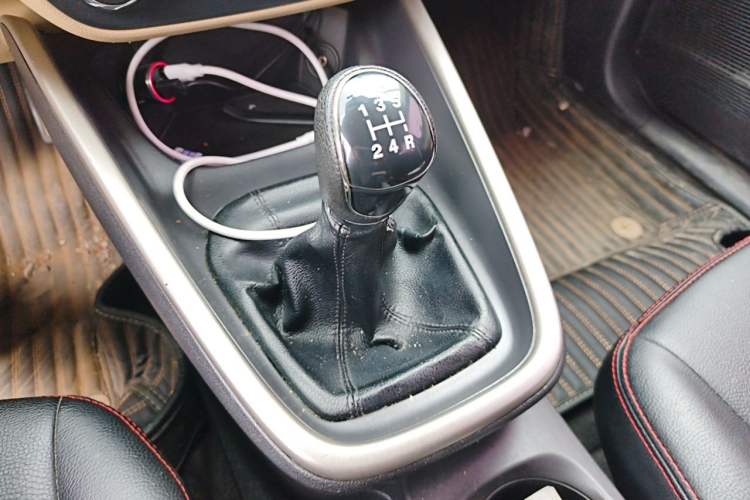 Used Ford Escort 2015 1.5L Manual Comfort Model Gear Lever