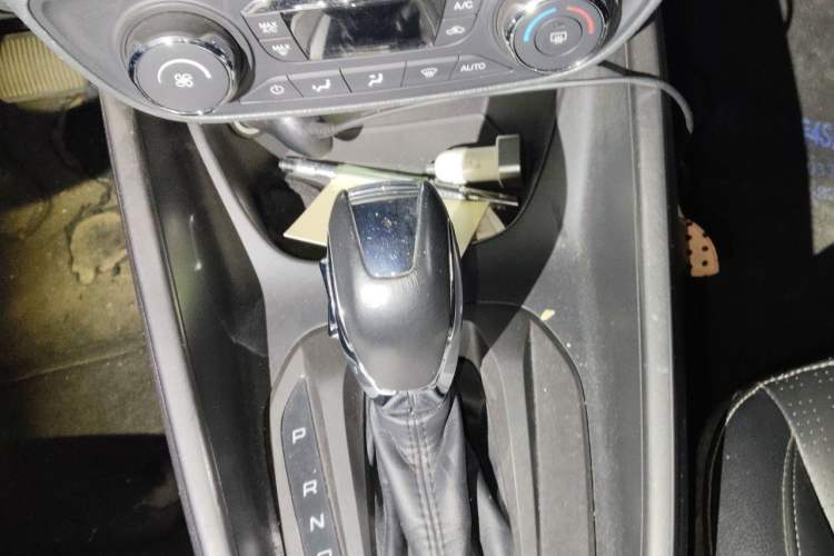 Used Ford Escort 2015 1.5L Automatic Fashion Model Gear Lever
