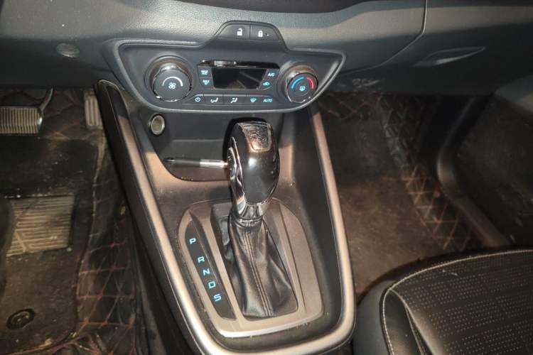 Used Ford Escort 2015 1.5L Automatic Fashion Model Gear Lever