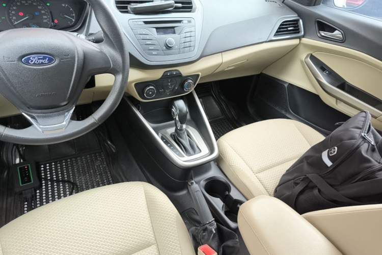 Used Ford Escort 2015 1.5L Automatic Comfort Edition Gear Lever