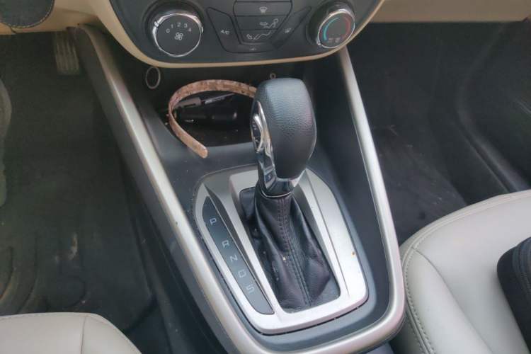Used Ford Escort 2015 1.5L Automatic Comfort Edition Gear Lever
