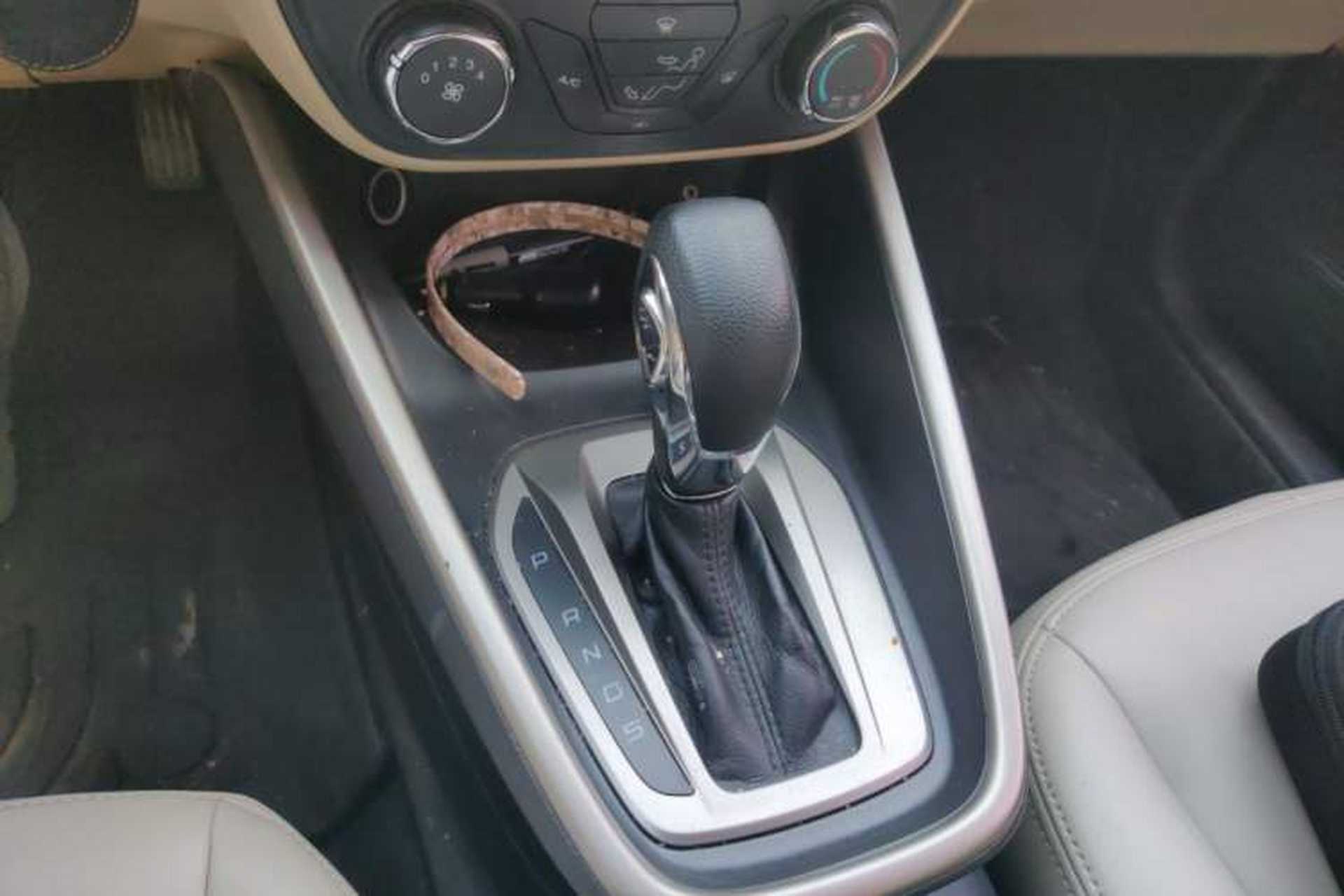 Used Ford Escort 2015 1.5L Automatic Comfort Edition Gear Lever