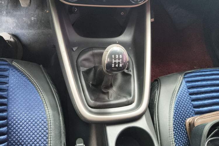 Used Ford Escort 2015 1.5L Manual Comfort Model Gear Lever