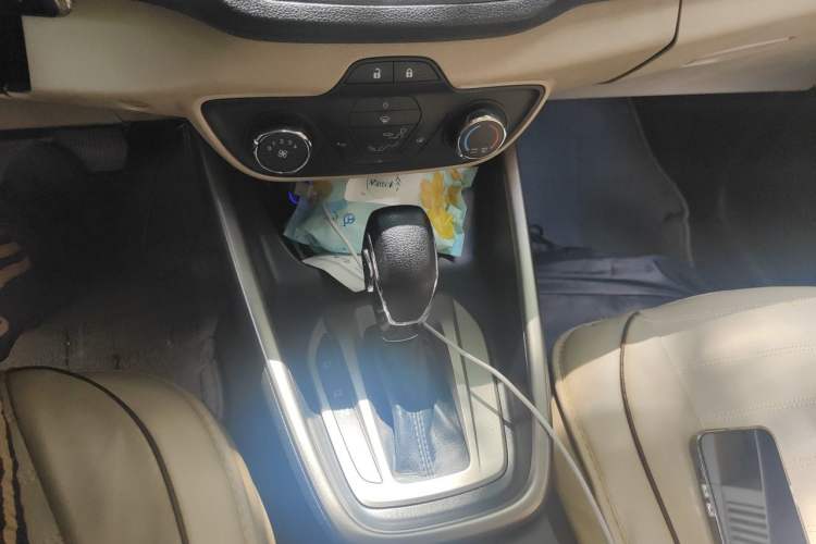 Used Ford Escort 2015 1.5L Automatic Comfort Edition Gear Lever