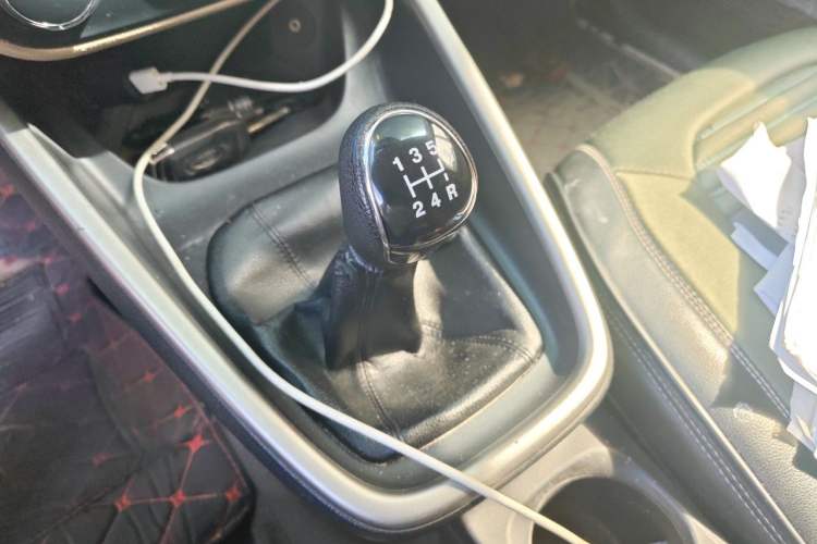 Used Ford Escort 2015 1.5L Manual Comfort Model Gear Lever
