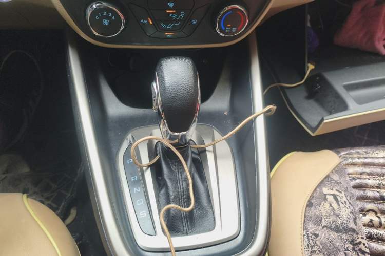 Used Ford Escort 2015 1.5L Automatic Comfort Edition Gear Lever