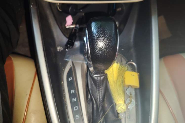 Used Ford Escort 2015 1.5L Automatic Comfort Edition Gear Lever