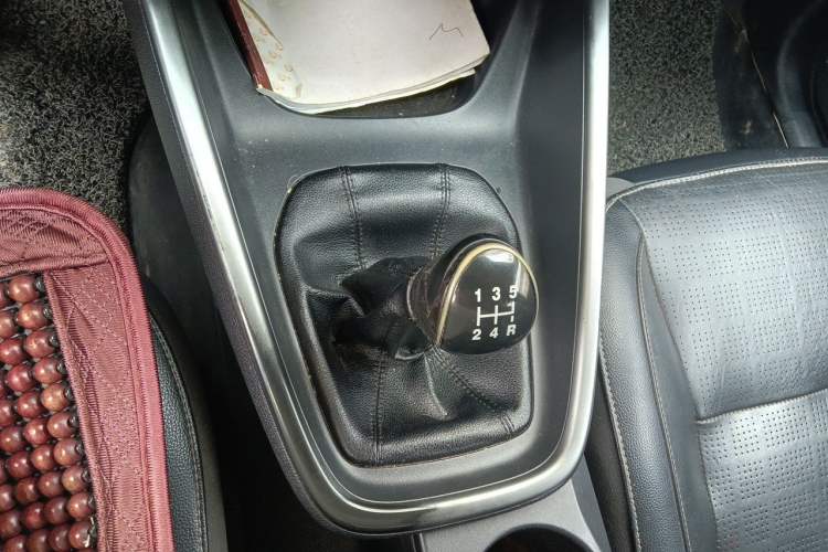 Used Ford Escort 2015 1.5L Manual Fashion Edition Gear Lever
